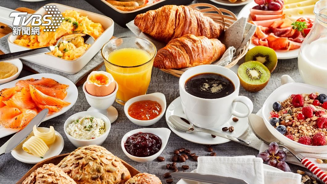 醫師指出，早一點吃早餐可避免罹患糖尿病。（示意圖／shutterstock達志影像）