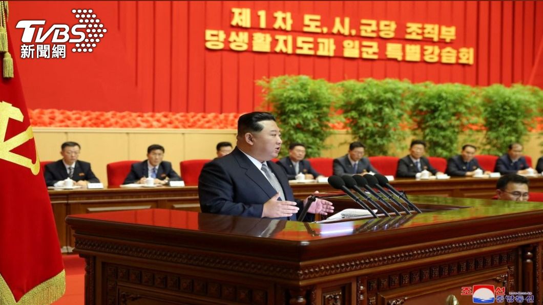 北韓26日在平壤舉行全國老兵大會，北韓領導人金正恩意外神隱。(圖 / 路透社)