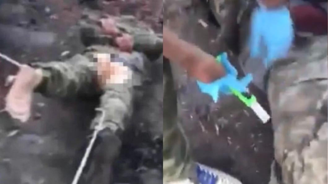 近日在網路上瘋傳一段疑似俄軍持美工刀閹割烏國戰俘的影片。（圖／翻攝自推特）