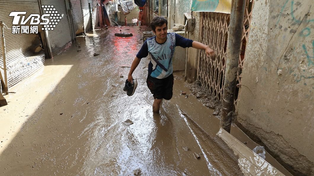 伊朗洪水在境內肆虐超過一週。（圖／達志影像美聯社）