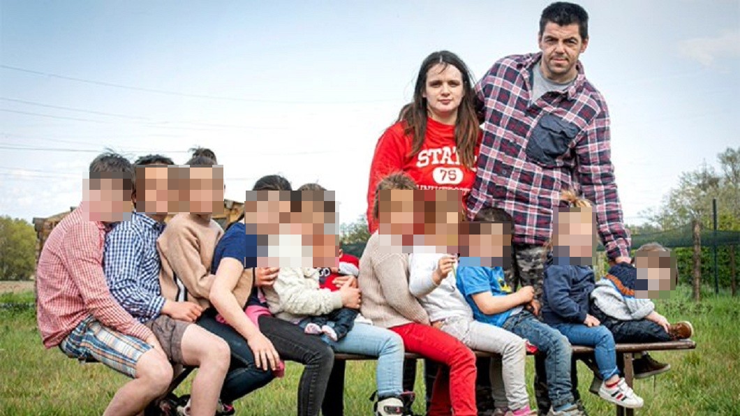 比利時一對夫妻一連生了11個孩子。（圖／翻攝自Marino Vaneenoo臉書）