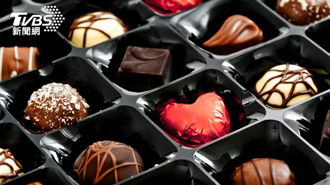 七夕情人節，許多情侶喜歡選擇巧克力表達情意。（示意圖／shutterstock達志影像）