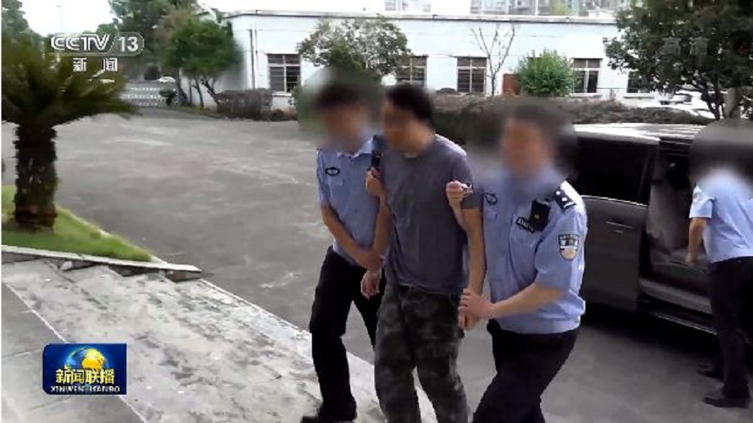 一名台灣籍男子楊智淵今日在浙江溫州遭當局逮捕。（圖／翻攝自央視新聞）