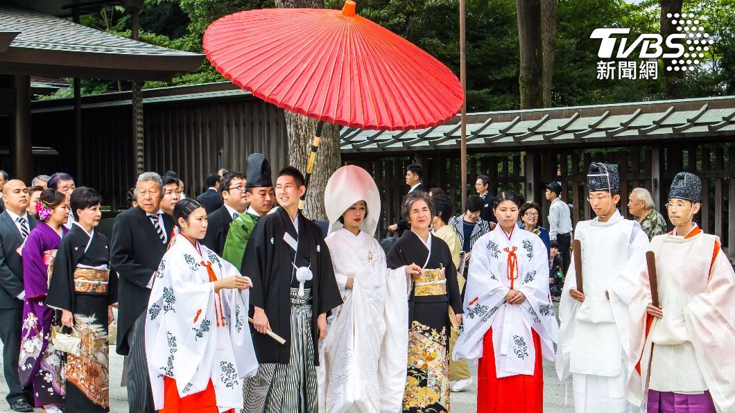 日本女性結婚相當於犧牲自我，須放棄自己的事業與理想。（示意圖／shutterstock達志影像）