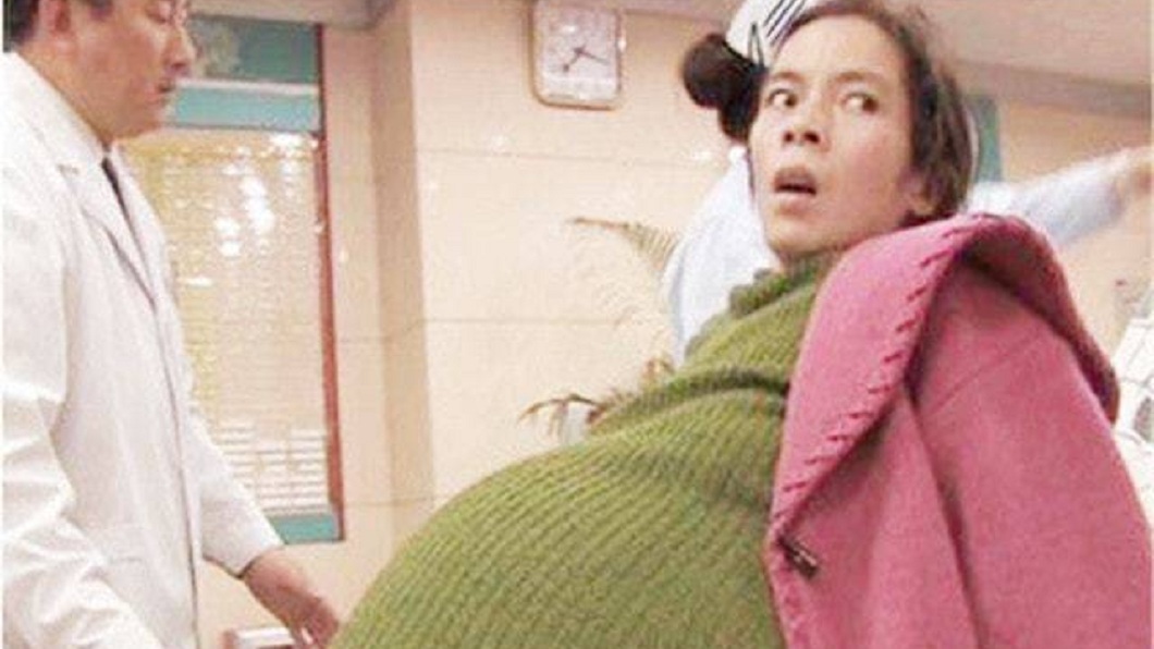 廣東一名婦人懷孕12個月遲遲未生產檢查竟是惡性腫瘤。（圖／翻攝自網易新聞）