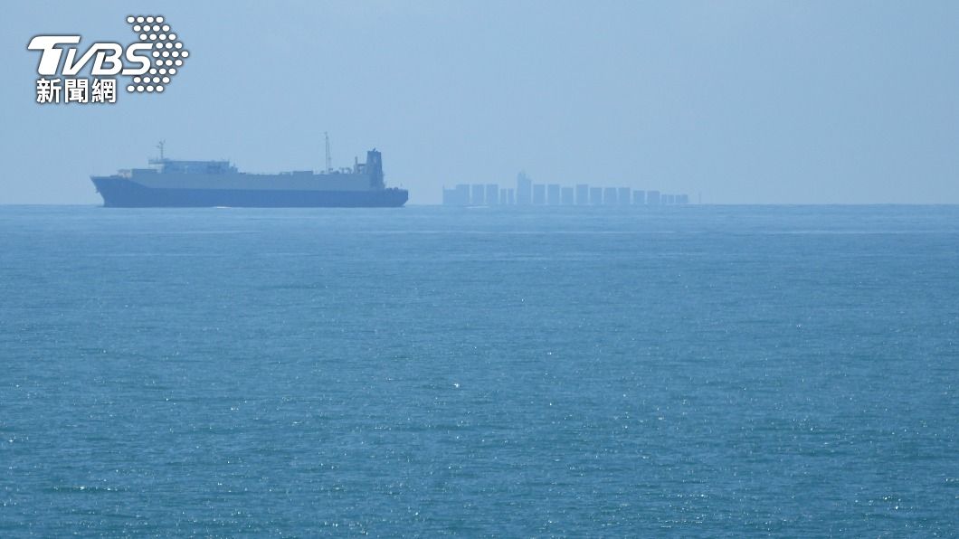 消息人士透露，中共軍艦逼近海峽中線，我國海軍緊盯。（圖／達志影像美聯社）