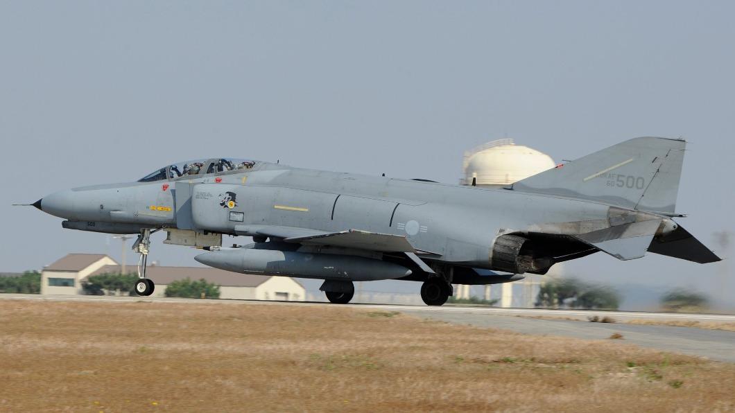 南韓空軍一架F-4E戰機在今天中午墜海。（圖／翻攝自AM Raad 推特 @AMRAADfdg）
