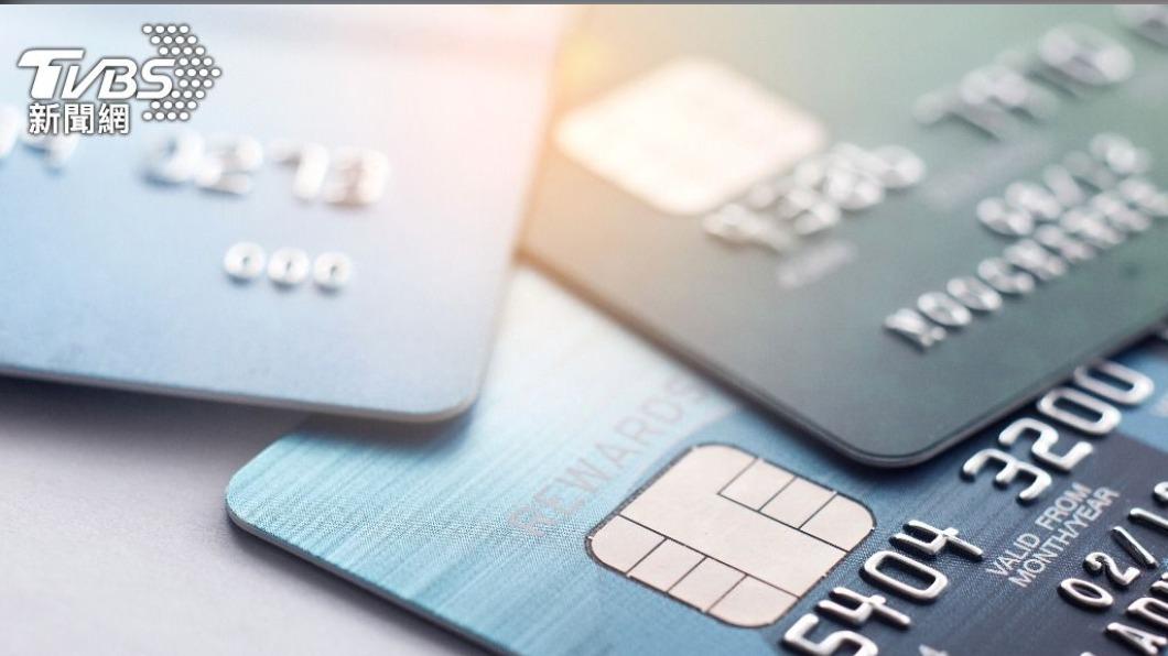 據7月份信用卡業務統計，流通卡數以國泰世華銀行1041萬張居冠。（示意圖／shutterstock達志影像）