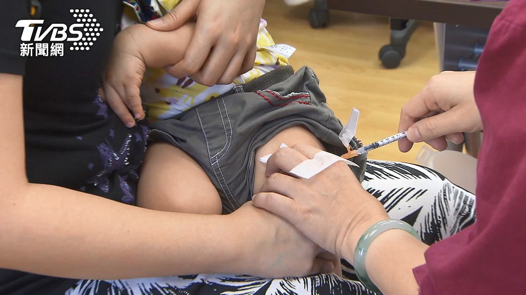 指揮中心、專家都呼籲幼兒、孩童盡快施打疫苗。（圖／TVBS）
