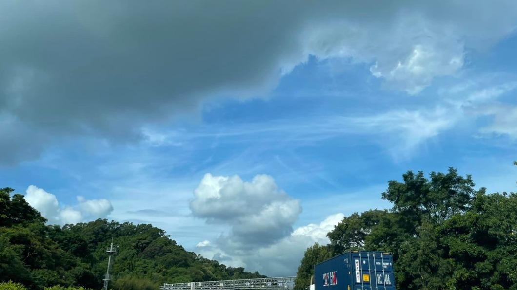 氣象專家彭啟明貼出「泡泡雲」的照片。（圖／翻攝氣象達人彭啟明臉書）