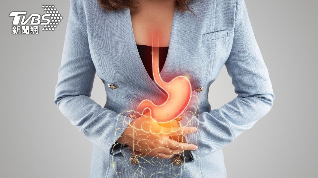 胃食道逆流就是常聽到的火燒心、溢洽酸。（示意圖，非當事人／shutterstock達志影像）