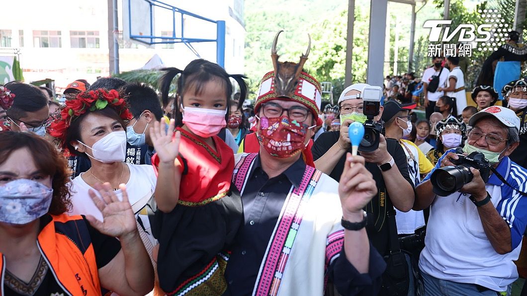 高雄那瑪夏今天舉辦布農族射耳祭，市長陳其邁先到場主持。（圖／中央社）