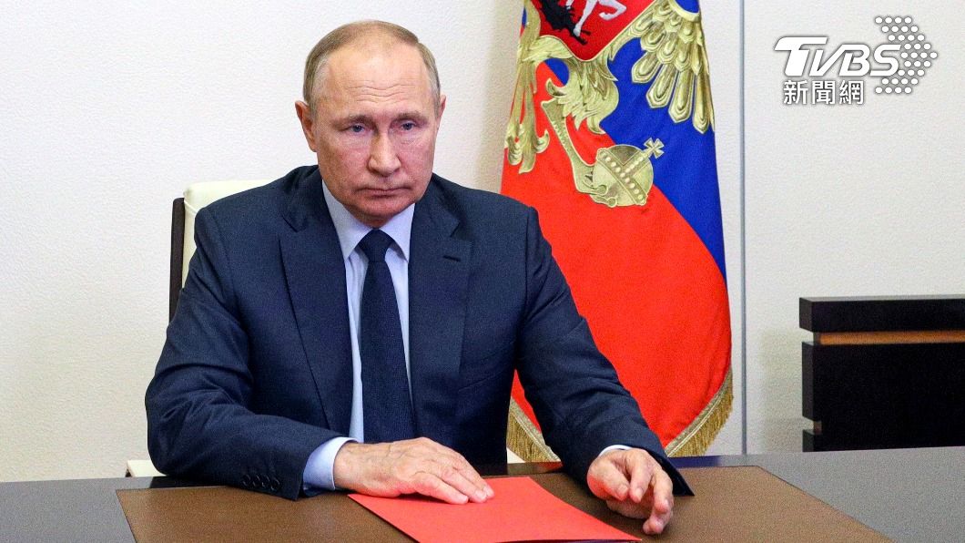俄羅斯總統普欽（Vladimir Putin）的健康狀況被爆出「急遽惡化」，甚至快不能主持會議。（圖／達志影像美聯社）