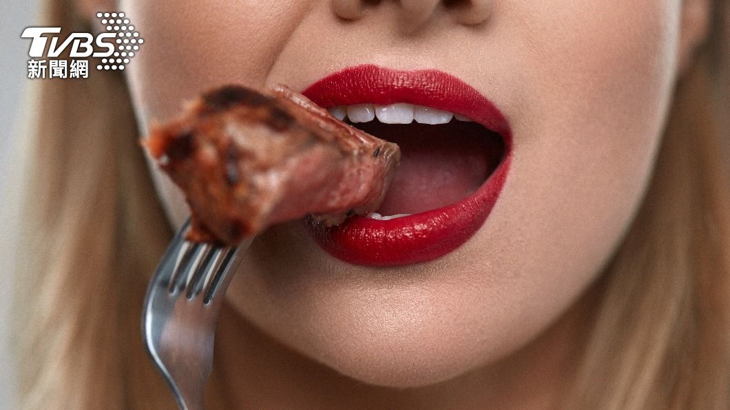 化療味覺改變，30多歲罹癌女吃肉「像嚼橡皮筋」。（示意圖，非當事人／shutterstock達志影像）