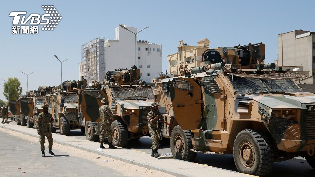 利比亞兩個敵對政府的支持者爆發衝突。（圖／達志影像美聯社）
