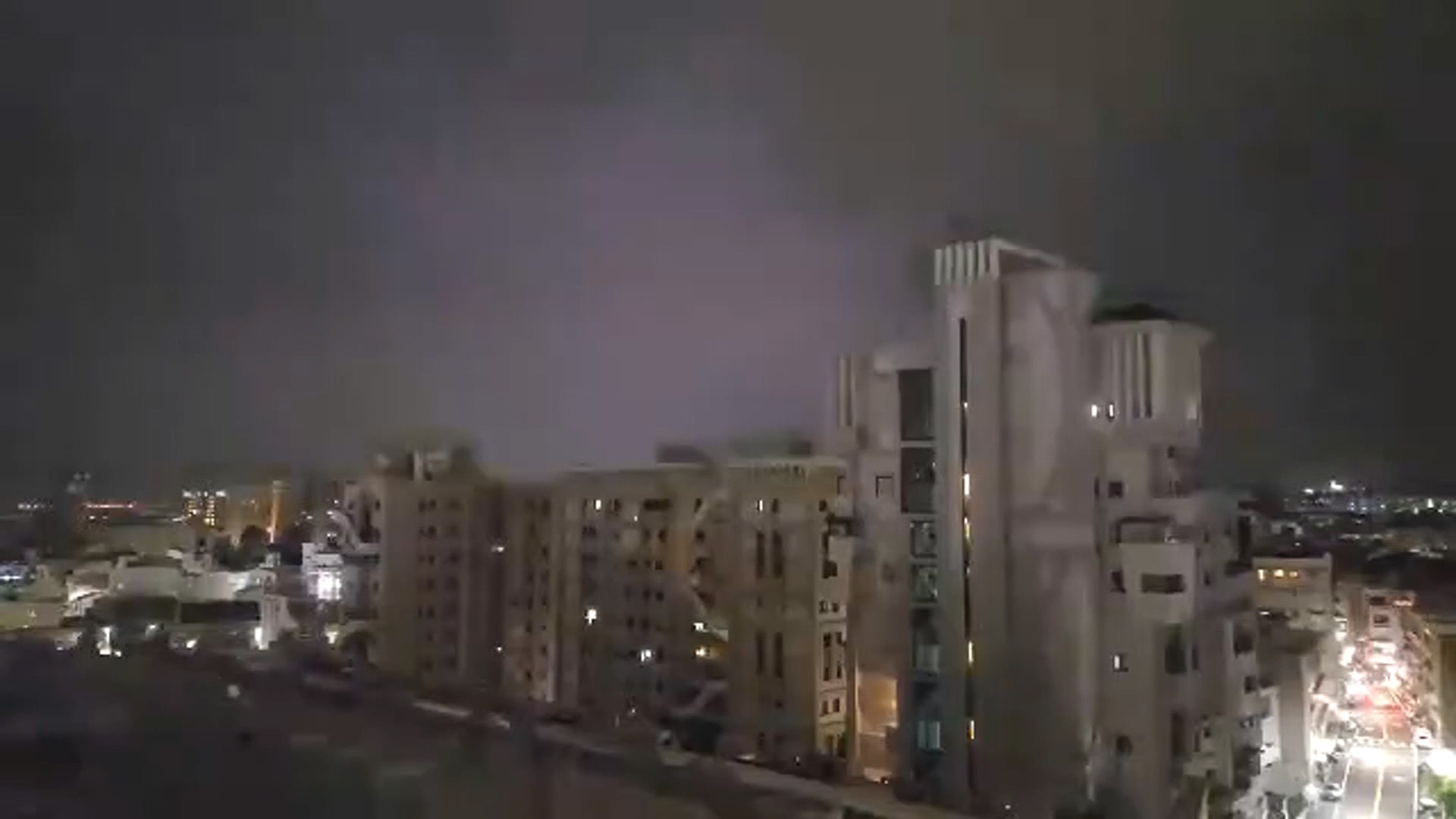 嘉義暗夜狂打雷!80秒閃不停 大里下冰雹..專家曝主因│TVBS新聞網