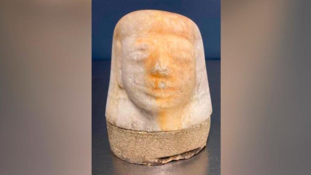 美國海關及邊境保護局本月在田納西州孟非斯（Memphis）港口，攔截到了疑遭走私的古埃及文物「卡諾卜罈」（Canopic）。（圖／翻攝自CNN）