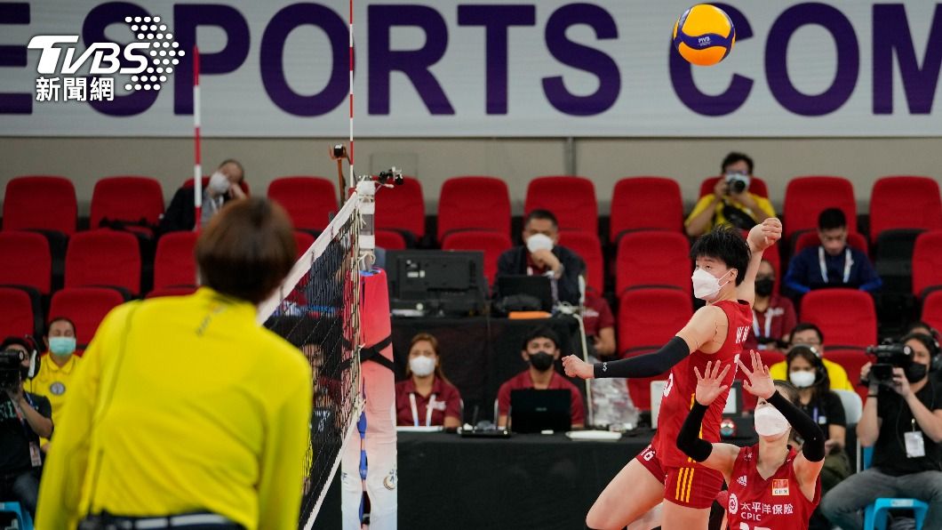 要求女排球員戴N95上場比賽，中國排協遭眾多網友砲轟。（圖／達志影像美聯社）