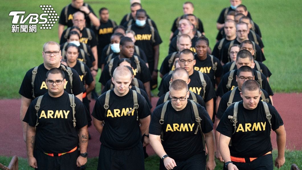 美國陸軍提供為期90天的「體能訓練課程」，協助更多青年男女提升身體素質，符合入伍標準。（圖/達志影像美聯社）
