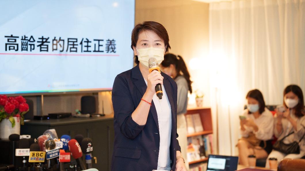 台北市長參選人黃珊珊今天對藍綠對手的政策做出批評。（圖／黃珊珊競選辦公室提供）