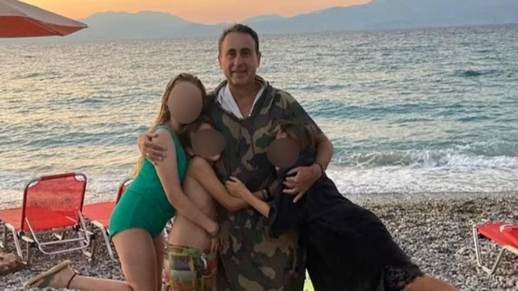 52 歲的英國男子史塔馬提斯（Stamatis）日前帶著兒子與外甥，來到希臘首都雅典（Athens）的「宗崎火山」度假，卻慘遭野狗襲擊。（圖／翻攝自每日郵報）