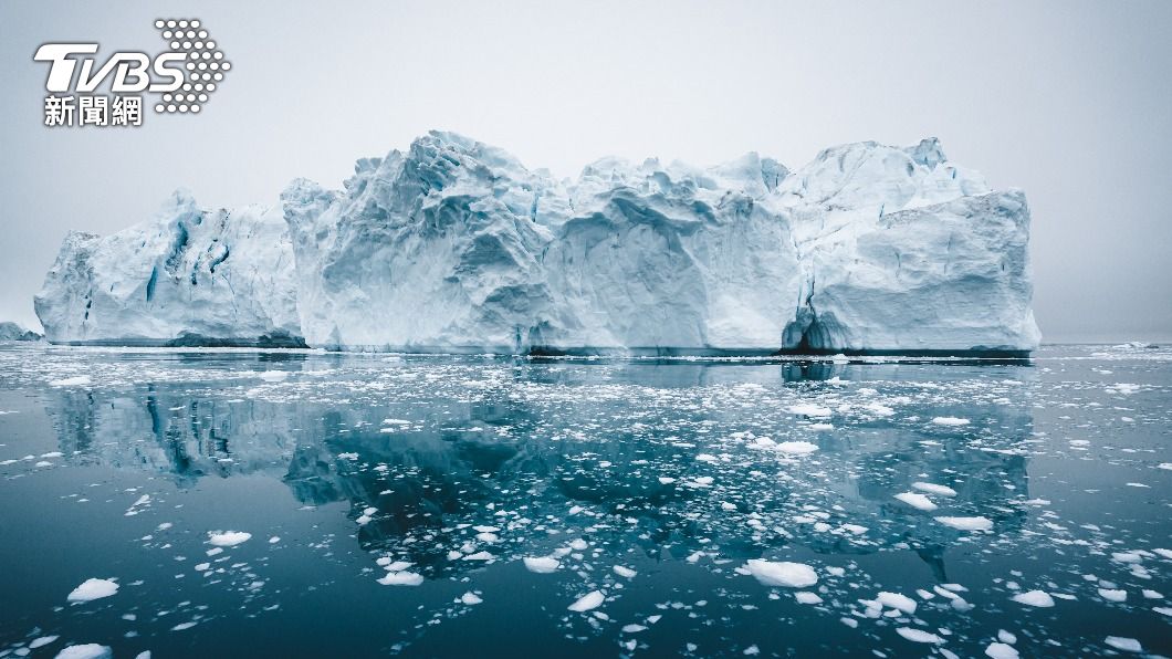 《自然氣候變化》雜誌發表研究，指出格陵蘭冰層融化將導致全球海平面上升至少25公分。（示意圖／shutterstock 達志影像）