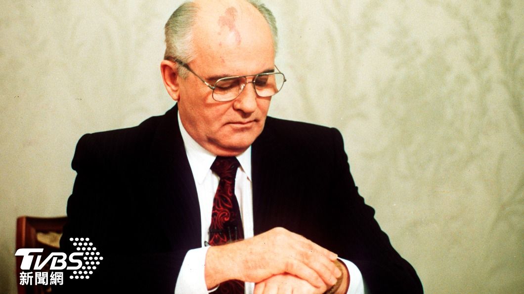 前蘇聯唯一一任總統戈巴契夫91歲逝世，圖為1991年宣佈辭職的轉播畫面。（圖/達志影像美聯社）