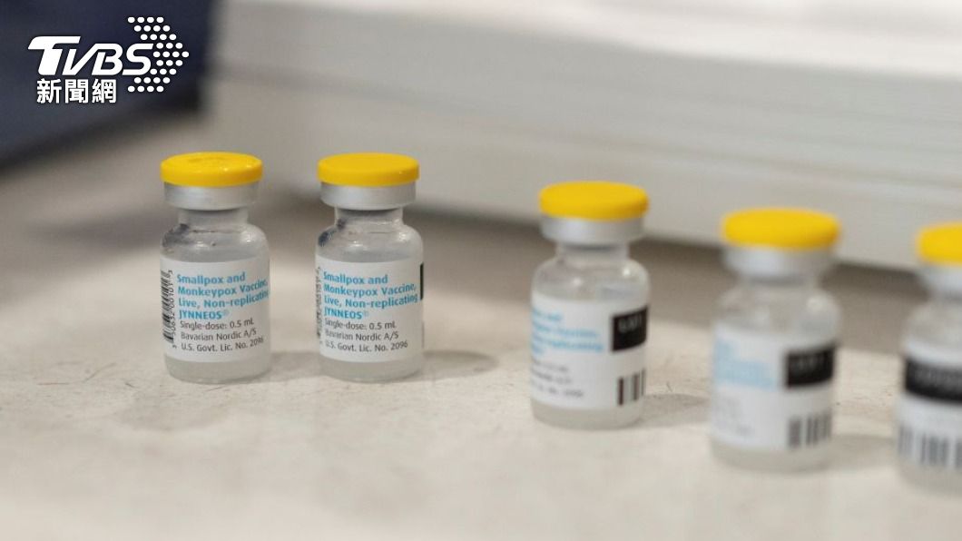 美國FDA強烈建議民眾接種二價疫苗，對抗目前流行的變異病毒株。（圖／路透社）