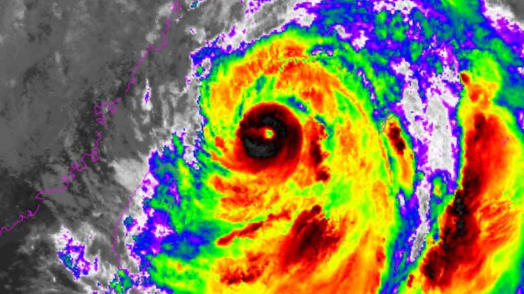 軒嵐諾重棒回歸強颱。（圖／翻攝自NOAA）