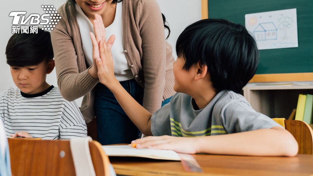 印度有學生家長因為女兒同學表現太好心生忌妒毒殺對方。（示意圖，非當事人／shutterstock達志影像）