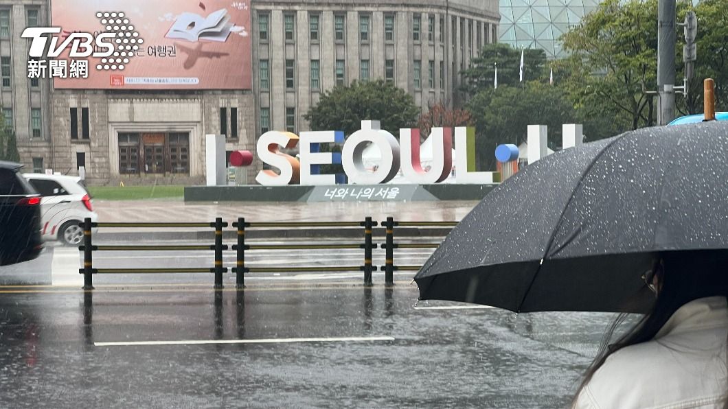 第11號颱風軒蘭諾在今天清晨起影響南韓地區。（圖／葉韋辰攝）