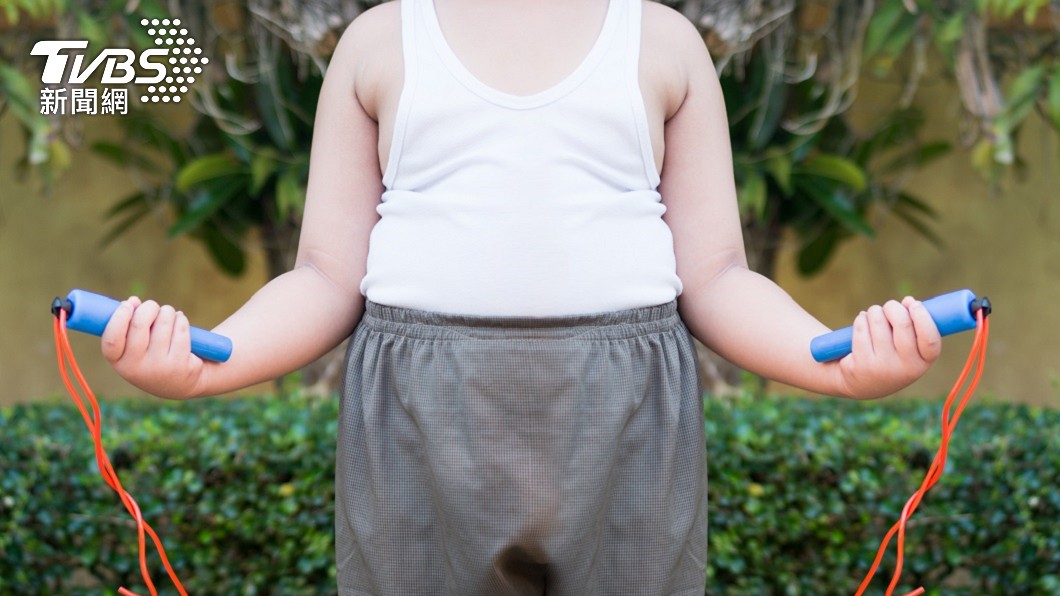 江蘇一名13歲少年被母親嫌太胖逼運動跳繩來減肥。（示意圖／shutterstock 達志影像）