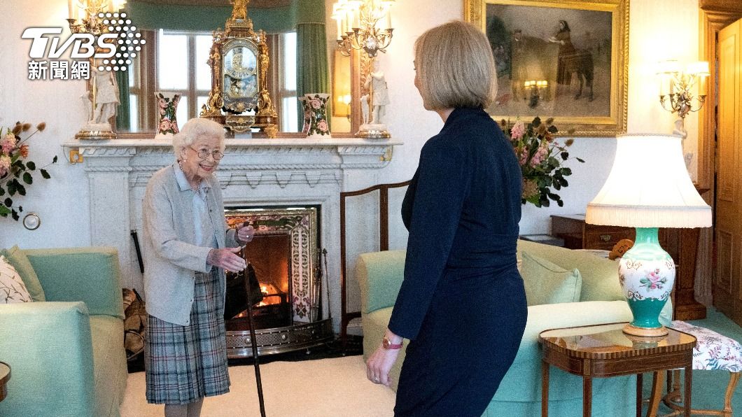 圖為英國女王伊麗莎白二世任命新任首相。（圖／達志影像路透社）