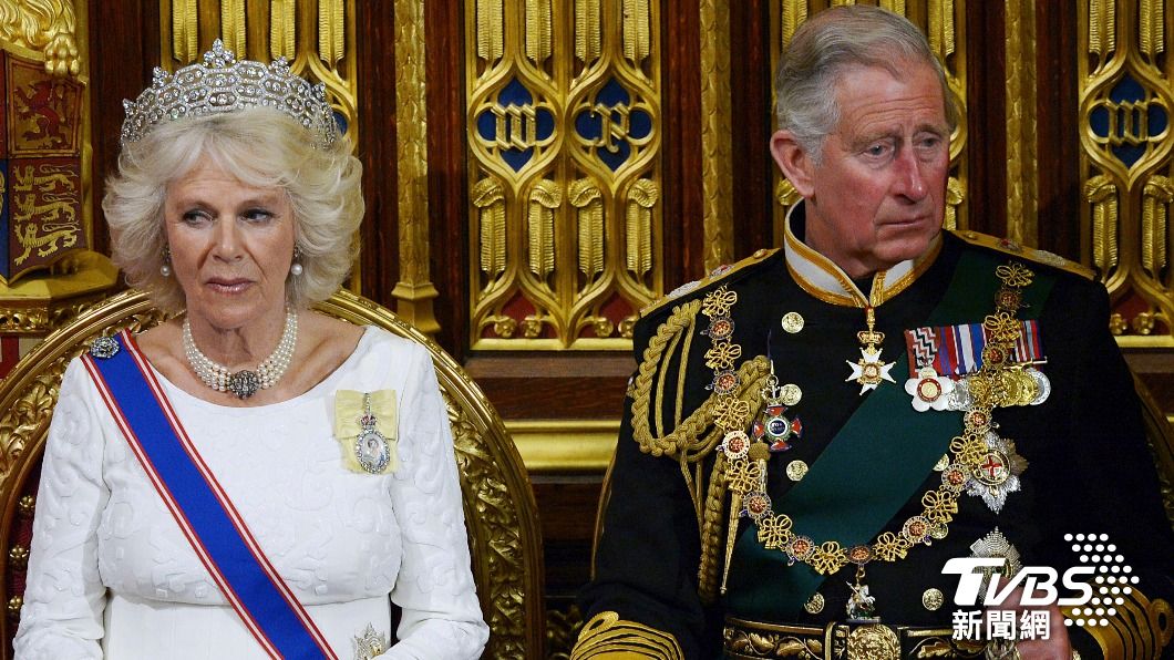 新任國王查爾斯三世和王后卡蜜拉。（圖／達志影像美聯社）