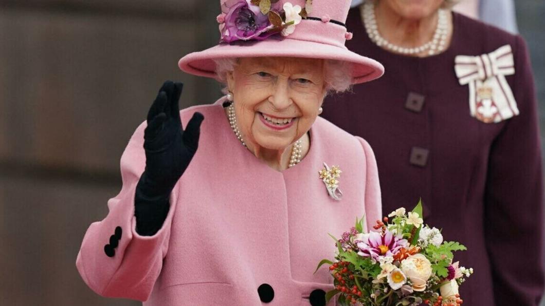 英國女王伊莉莎白二世逝世，享耆壽96歲。（圖／翻攝自Twitter @le_Parisien）