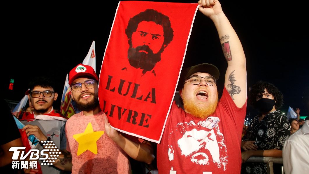 支持前總統魯拉重返執政的熱情巴西支持者。（圖/達志影像美聯社）