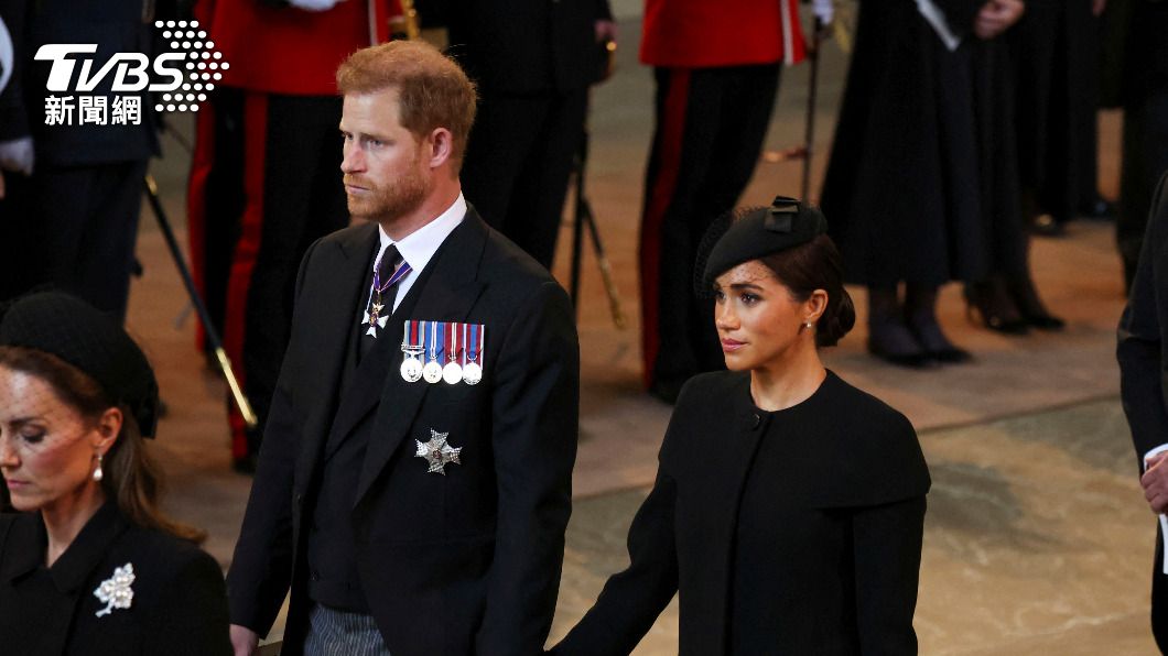 哈利王子與梅根出席女王葬禮。（圖／達志影像美聯社）