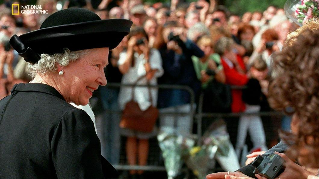 英國女王伊莉莎白二世深受世人喜愛。（圖／國家地理頻道提供）
