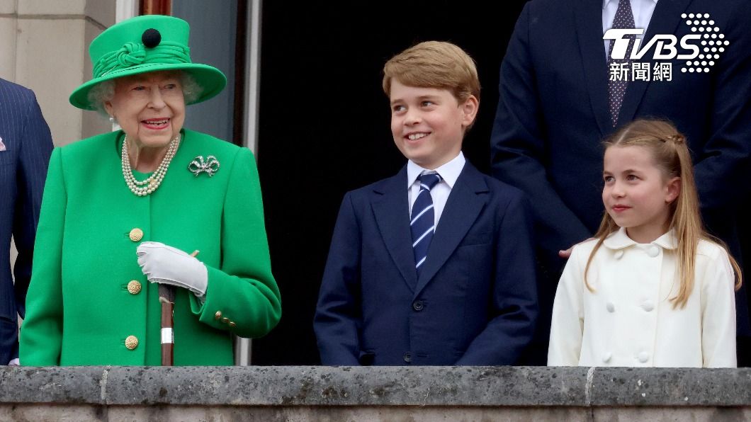 喬治王子和夏綠蒂公主擬參加女王國葬。（圖／達志影像美聯社）