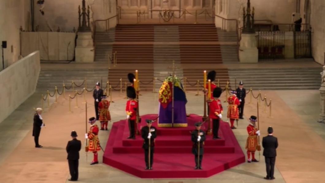 女王靈柩的瞻仰時間在英國時間19日上午６時30分已結束，西敏廳（Westminster Hall）已淨空。（圖／翻攝自BBC）
