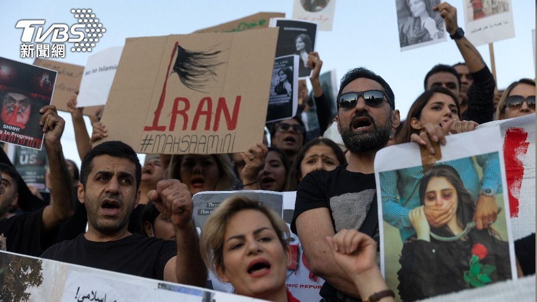 艾米尼之死引爆伊朗民眾怒火。（圖／達志影像美聯社）