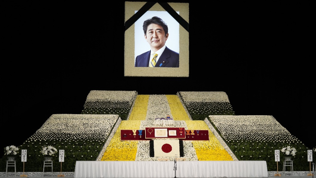 日本前首相安倍晉三國葬儀式花費12億日圓。（圖／達志影像美聯社）