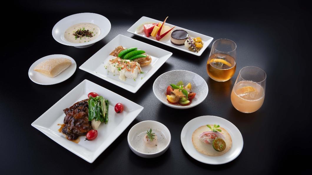一星主廚Paul Lee為台北-米蘭航線皇璽桂冠艙的乘客精心設計兩套餐點。（圖／長榮航空提供）