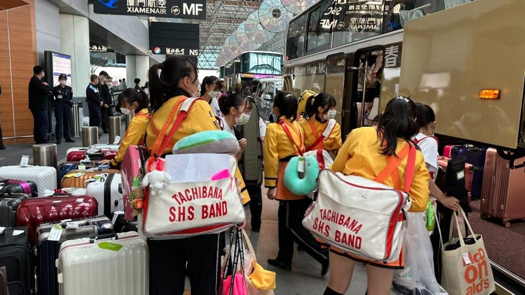 日本京都橘高校學生捨不得離開台灣。（圖／翻攝自@lee_formosa Twitter）