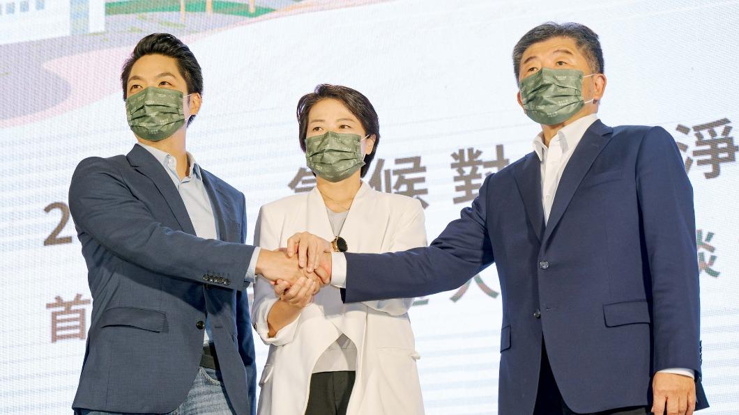 台北市長參選人蔣萬安（左）、黃珊珊（中）、陳時中（右）。（圖／翻攝自陳時中臉書）