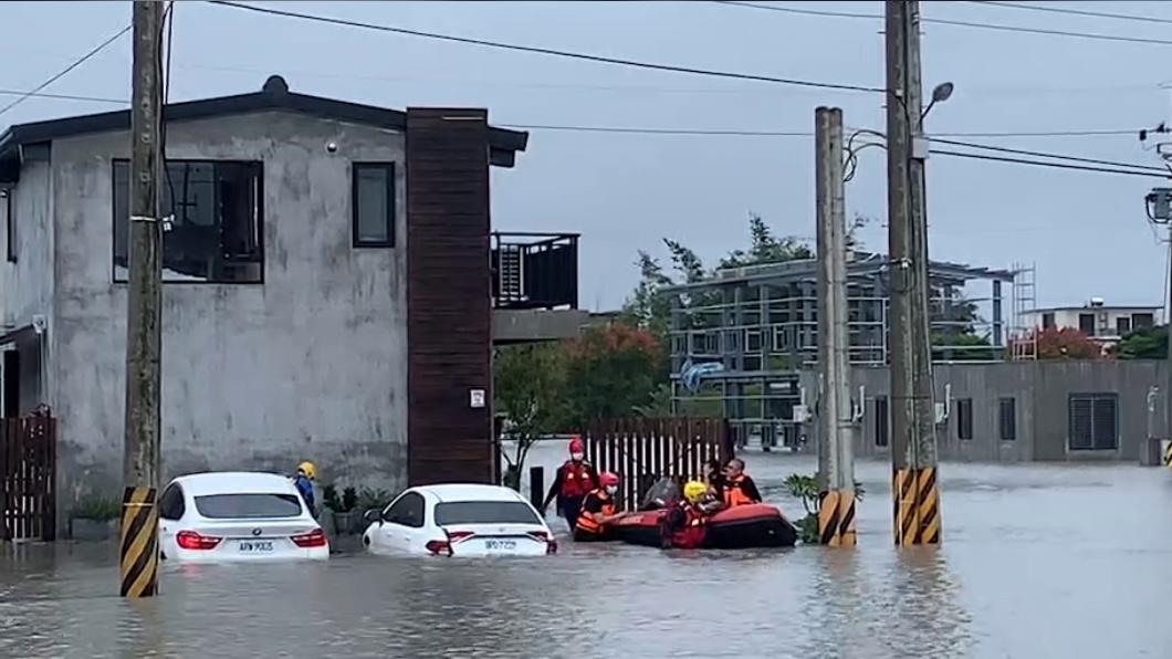 宜蘭縣宜蘭市清華二路19號淹水。（圖／宜蘭縣消防局提供）
