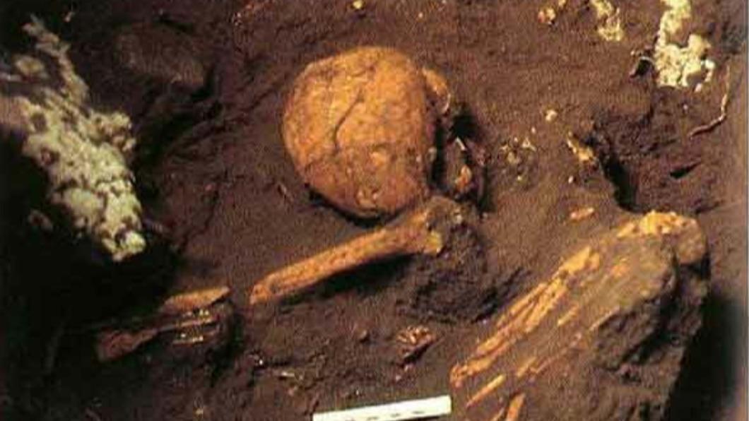 台東成功鎮小馬洞內中，發現6000年前的女性骨骸。（圖／翻攝自tandfonline.com）