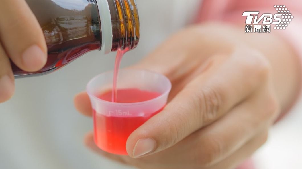 印尼多名兒童急性腎損傷病故，政府宣布禁止醫生開立藥用糖漿和藥水處方。（示意圖／shutterstock達志影像）