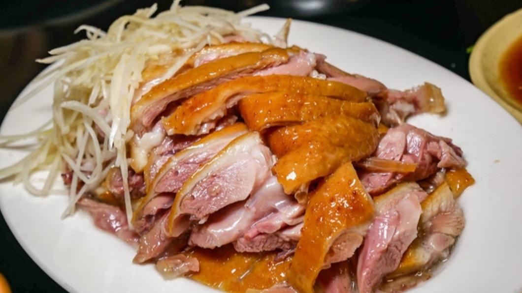 「龍江35鵝肉」的煙燻鵝肉被譽為名店等級。（圖／鄉民食堂提供）