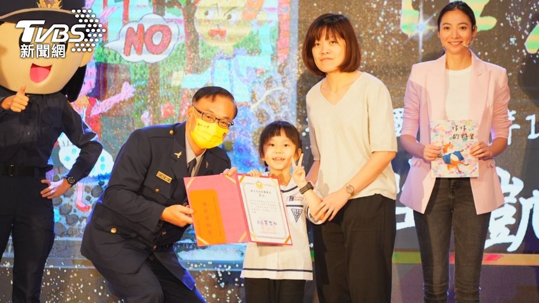 新北市警局婦幼安全創意比賽，今年共有29名得獎者。（圖／TVBS）